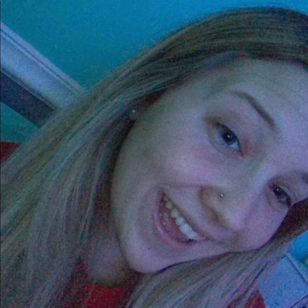 Meet your Posher, Katelyn